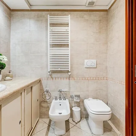 Read Inf0 Below About 0Wner--Spacious And Welcoming Home