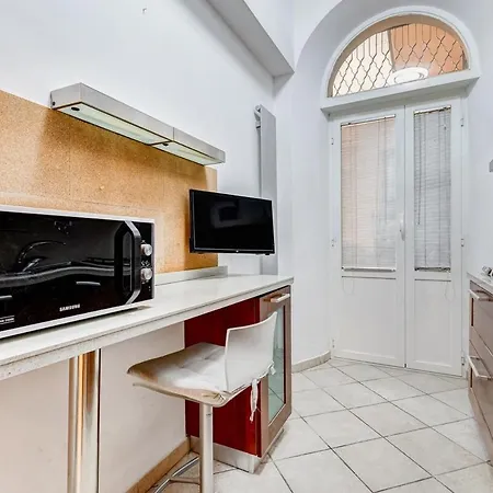 Read Inf0 Below About 0Wner--Spacious And Welcoming Home